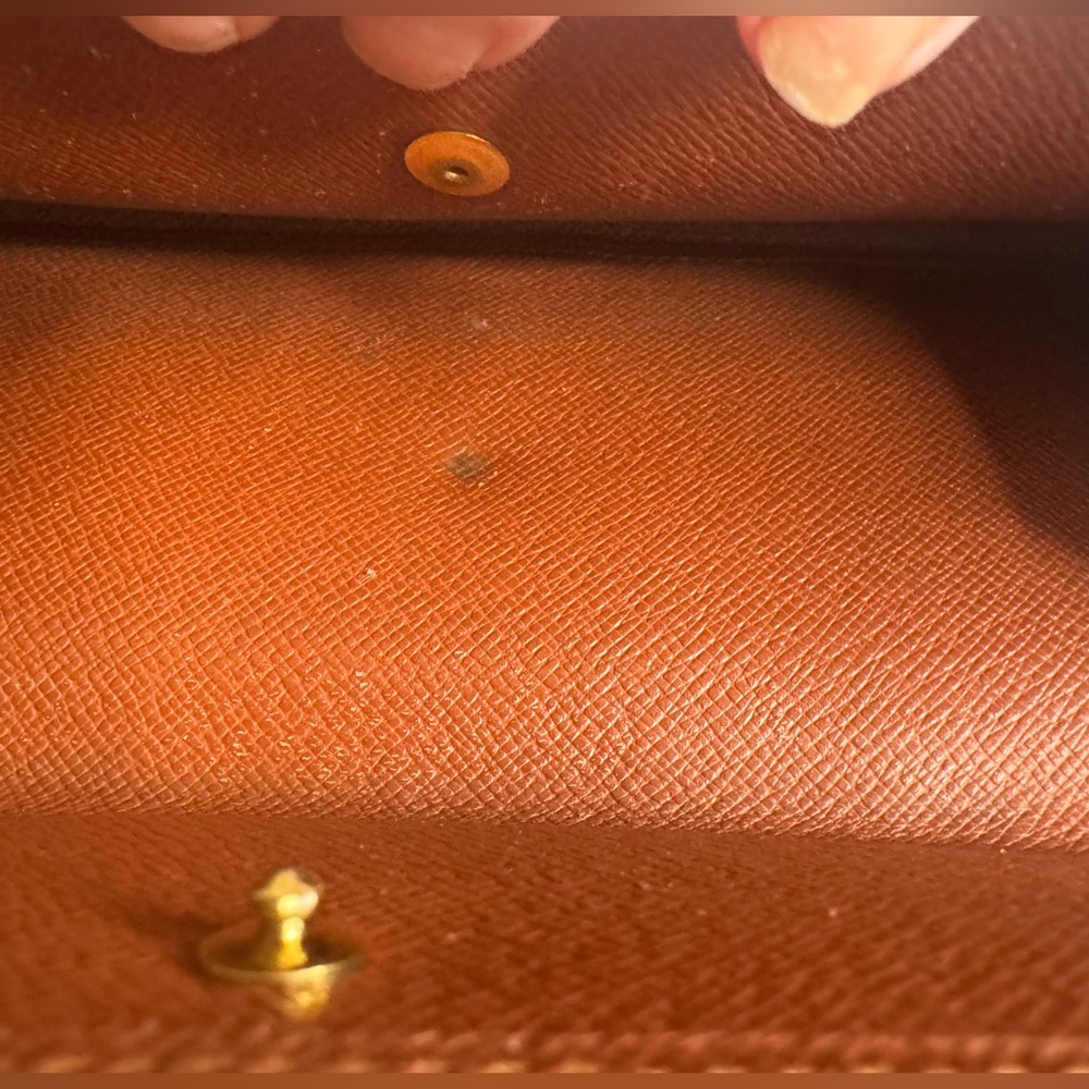 Louis Vuitton Portefeuille International Monogram
Wallet - Picture 9 of 10
